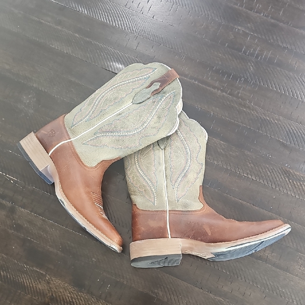 Ariat Brown and Green Leather Boots - Picture 2 of 15